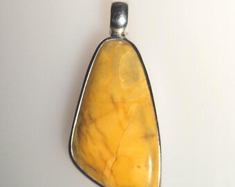 Amber pendant silver 925 – Tribal Spirit – light bone color with patina – free triangular shape – 35.2 mm – unique piece 1722