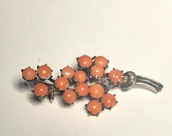 Antique Art Nouveau brooch made of 835 silver – stylized bouquet with 15 coral cabochons and pearl, Germany around 1900