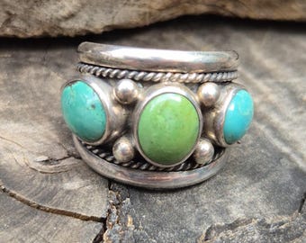 Silver ring with three green turquoises • Navajo-inspired • open band ring size 66 • handmade • Silvery 925 I 1521