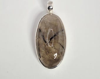 Simple quartz pendant with rutile needles, handmade in 925 sterling silver – Schmuckrausch Vintage 0398