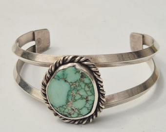 Simple sterling silver bangle with natural turquoise | Vintage USA | 57 mm Ø | 34 g | Untreated & tested (1438)