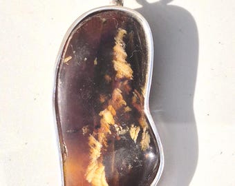 Sumatran amber pendant – fluorescent amber from Indonesia – 925 silver eyelet – approx. 20 million years old – 25.37g I 1505