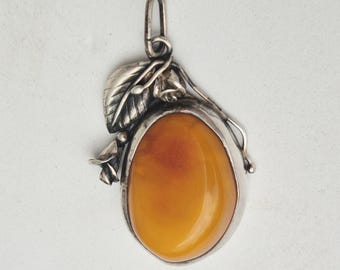 Antique Art Nouveau pendant in tested silver | Amber in a flower setting | Butterscotch orange | ca. 1900 I 1456