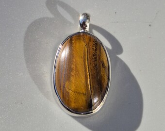 Tiger's eye pendant – oval cabochon – 925 sterling silver, open setting – Bali workshop, circa 2000 – handcrafted – Vintage Jewelry Rush 0003