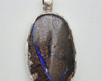 Boulder Opal Pendant with Blue Vein | Hammered 925 Silver | Handmade Gemstone Jewelry | Unique 40 mm I 1460