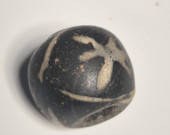 Antique glass bead bird & sunburst | Black-beige | 12.96 × 15.10 mm | Jatim style | From a pre-1995 collection | Wearable collectible