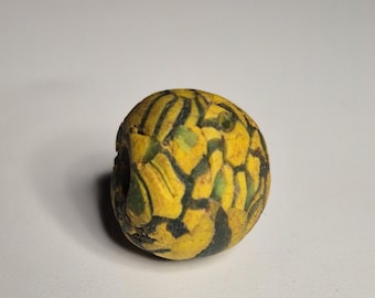 Antique Jatim Bead Ø 14.76 mm | Yellow-Green | Glass Bead from East Java | Indo-Pacific | Collection before 1995