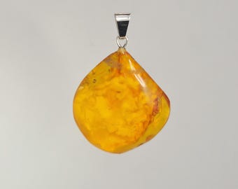 Vintage Amber Pendant, Natural Amber, Cognac Butterscotch, Bone, Jewelry Rush Vintage 0150