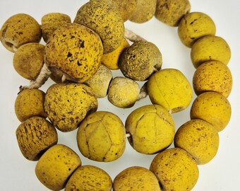 Antique Jatim Pearl Strand Yellow 479 g 16-26 mm Glass Beads Java Jember Various Yellow Shades Jewelry Rush Vintage 1852