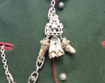 Antique Bad Tölz men's charivari silver 835 – 32 cm, 122 g – coat of arms pendant, deer molar, Kümmerer – Schmuckrausch Vintage 1750