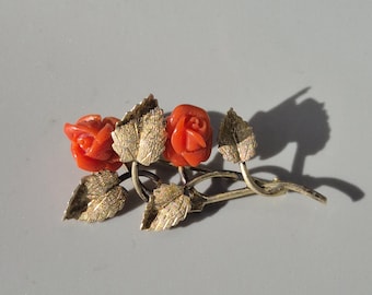 Vintage brooch, silver-gilt with real coral roses, 1960s floral design, handmade in Italy, Schmuckrausch Vintage 1651