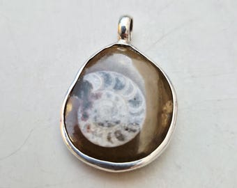 Ammonite Pendant Morocco | 925 Silver Setting Freeform 41 mm | Polished Fossil Cabochon with Brown Mother Rock | 1783
