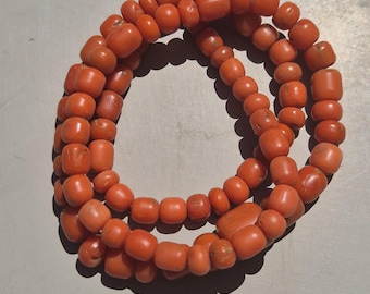 Vintage coral necklace from Italy 1950 | Genuine Mediterranean coral in warm orange | Hand-cut pearls | 49 cm