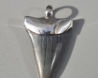 Mako shark tooth pendant – 925 silver, fossil shark tooth 37 mm, 5.27 g, Tribal Spirit – Schmuckrausch Vintage 1883