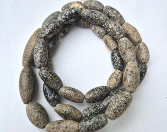 Antique strand of 35 granite beads | Djenne, Mali | Excavation | 70 cm | 156 g | Sahel | ethnographic & collectible (1383)