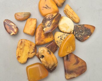 17 antique Baltic amber pieces • 36g • old stock before 1945 • patina & dark tones • for further processing • workshop liquidation I 1468