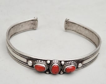 Traditional bangle Nepal 925 silver with coral • Vintage 1992 Kathmandu • Ethnic jewelry Himalaya 1520