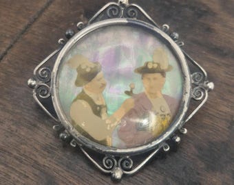 Antique silver brooch 69.7 g – peasant couple in traditional costume, historicism circa 1860 – folk art jewelry for Oktoberfest & wedding – 1194