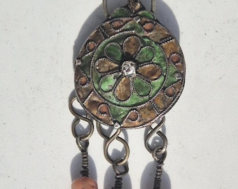 Berber amulet pendant with enamel and coral, traditional Moroccan jewelry, tribal ethno talisman, Schmuckrausch Vintage 1785