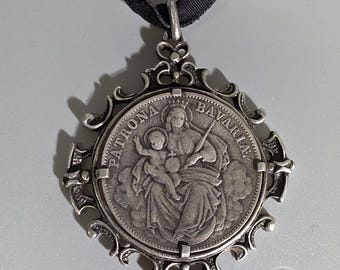 Antique pendant, Patrona Bavariae coin, silver on velvet ribbon, Baroque setting, King Ludwig II of Bavaria, Schmuckrausch Vintage 1238