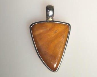 Amber pendant silver 925 – Tribal Spirit – butterscotch marbled – triangular shape with patina – 26.6 mm – unique piece 721