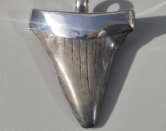 Mako Shark Tooth Pendant – Silver 925, large fossil shark tooth South Carolina, 48 mm, 18.39 g – Tribal Spirit Schmuckrausch Vintage