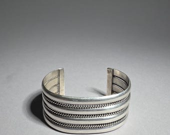 Tahe Navajo Sterling Silver Cuff Bracelet Wide Native American Bracelet 1980s Schmuckrausch Vintage 0955