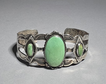 Vintage Native American Pawn Cuff • Early Navajo Silverwork • Green Turquoise • Old Pawn Style • Schmuckrausch Vintage 0924