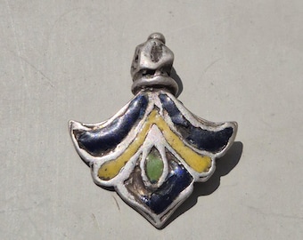 Small Kennauri protective amulet • Himachal Pradesh • Antique tribal pendant • Blue and yellow enamel • Silver-containing alloy I 1625