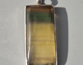 Large fluorite pendant – rainbow colors yellow green violet, solid 925 silver setting, 16.71 g – Schmuckrausch Vintage 1880