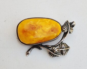 Art Nouveau brooch with butterscotch amber oval 26 x 15 mm silver tendril leaf Schmuckrausch Vintage 1799