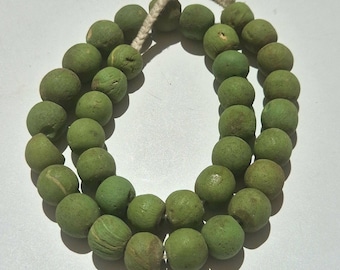 Strand of Antique Jatim Beads in Green – c. 5th–8th century | 36 Glass Beads | 215 g | Indonesia