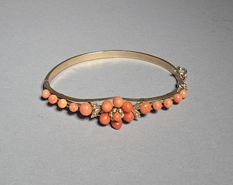 Art Nouveau Italian Coral Bangle Bracelet 1900 – Natural Coral, Seed Pearls, Dublee, Victorian Jewelry – Schmuckrausch Vintage 0821