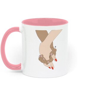 Twee Gestemde Ceramische Mok houd mijn handillustratie + citaat