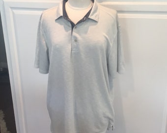 XL ljusgrå rayonblandning med marinblå detaljer Tommy Bahama hawaiiansk pikétröja