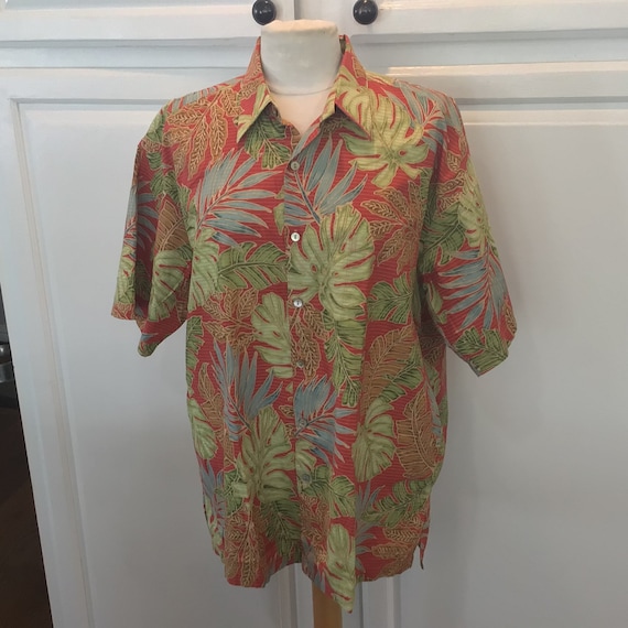 Large Tori Richard Cotton Lawn Hawaiian Aloha Shirt With a Coral
