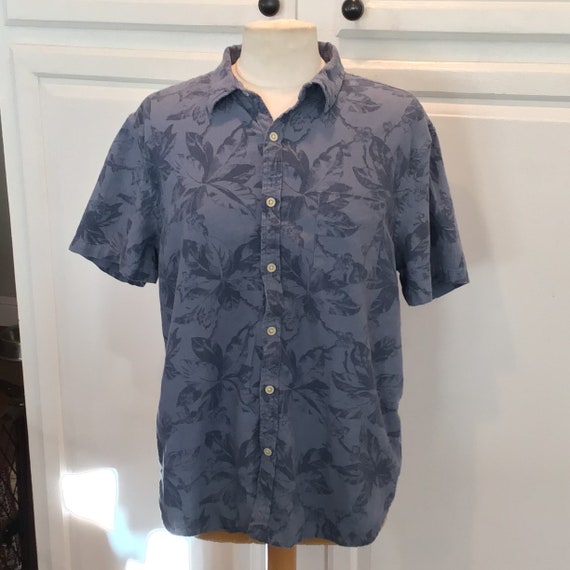 Large Linen Blend Lucky Brand Hawaiian Aloha Shirt With Blue and Darker  Blue Floral Pattern 