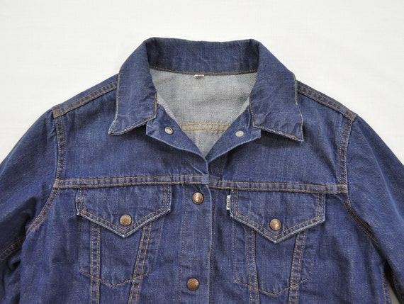 levis white tab
