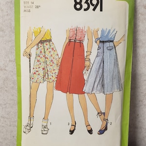 Culottes and Skirt Pattern, Year 1978 Vintage Sewing Pattern, Vintage Clothing, Simplicity, 8391 Misses