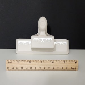 1.5 inch Doily Shape Paper Craft Lever Corner Punch for