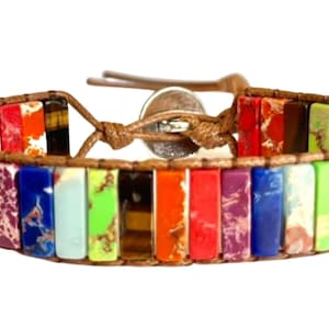 Baum des Lebens 7 Chakra Naturstein Armband für Männer & Frauen. Regenbogenfarbener Heilstein mit veganem verstellbaren Band. Heilendes Handgelenk Armband