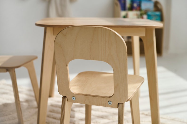 Montessori-Möbel Holztisch und Stühle für Kinder, Holztisch Kinder-Möbel, Kindertisch, Kleinkindtisch, Schreibtische, Tische & Stühle Bild 2