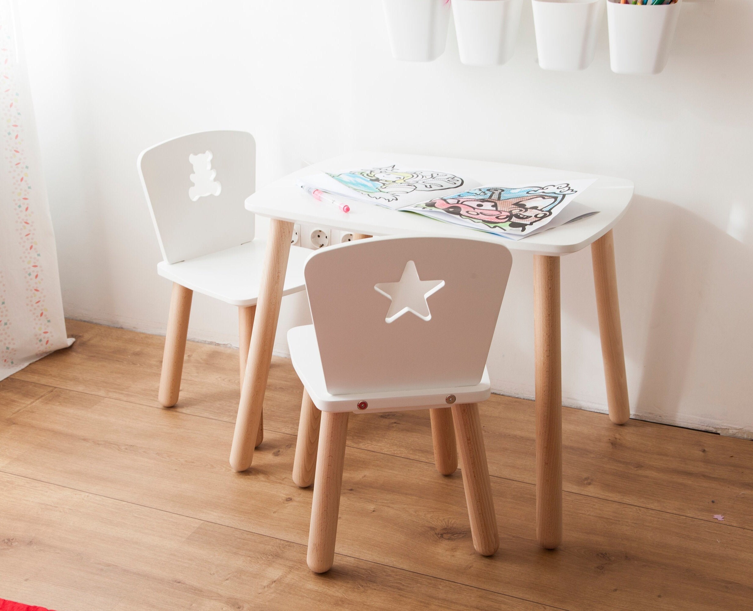 Weißer Kinder Aktivitätstisch und zwei Stühle Set / | Etsy