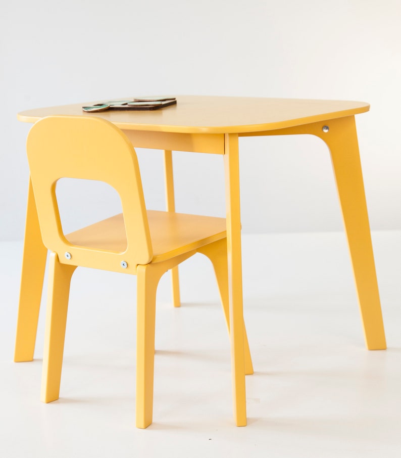 Montessori-Möbel Holztisch und Stühle für Kinder, Holztisch Kinder-Möbel, Kindertisch, Kleinkindtisch, Schreibtische, Tische & Stühle Bild 10