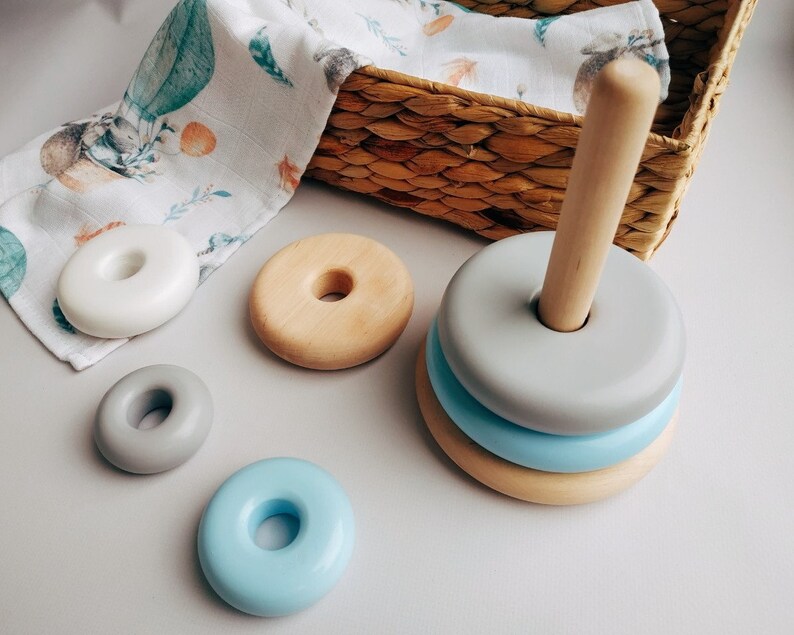 Anillo de madera apilador juguete / Pirámide de madera / | Etsy