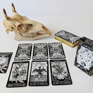 The Line Defined Tarot image 4