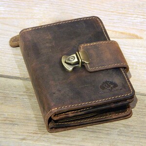 Ladies Leather Wallet in Vintage Design saddle brown used look