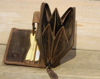 Vintage Leather Wallet Ladies Wallet in Vintage Style Zipper Pocket in saddle brown used look
