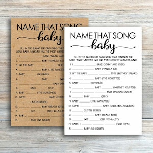 Puede incluir: Dos tarjetas de papel marr&oacute;n con el texto "Name That Song Baby" impreso en negro. Cada tarjeta tiene una lista de 15 t&iacute;tulos de canciones con espacios en blanco para que los jugadores rellenen las palabras que faltan. El juego est&aacute; dise&ntilde;ado para un baby shower.