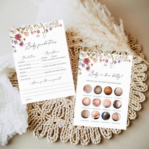 K&ouml;nnte beinhalten: Zwei druckbare Babyparty-Spielkarten mit Blumendesigns. Die erste Karte ist ein Baby-Vorhersagespiel mit Fragen zum Geschlecht des Babys, Geburtsdatum, Gewicht, L&auml;nge, Augenfarbe und &Auml;hnlichkeit mit den Eltern. Die zweite Karte ist ein "Baby oder Bierbauch?"-Spiel mit einem Raster von 12 Bauchfotos, einige mit Babys und einige mit Bierb&auml;uchen.